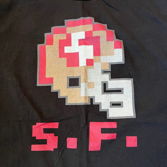 NFL San Francisco 49ers Men's LG NES Football Helmet 8-bit Tecmo Graphic T-shirt - Picture 2 of 2